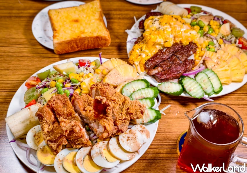 軍事迷必訪高雄早午餐!厚福早午餐 結合空軍收藏的彌陀美食,現炸雞腿、厚切牛排拼盤超有誠意。 軍事迷必訪高雄早午餐!厚福早午餐 結合空軍收藏的彌陀美食,現炸雞腿、厚切牛排拼盤超有誠意。