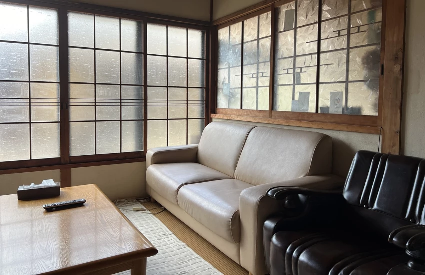 夜宿直島的72小時！本村古民家裡的黃昏燈影與深夜笑聲，成了島上最念念不忘的風景。