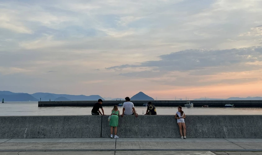 夜宿直島的72小時！本村古民家裡的黃昏燈影與深夜笑聲，成了島上最念念不忘的風景。