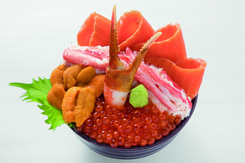 三角市場 味処たけだ