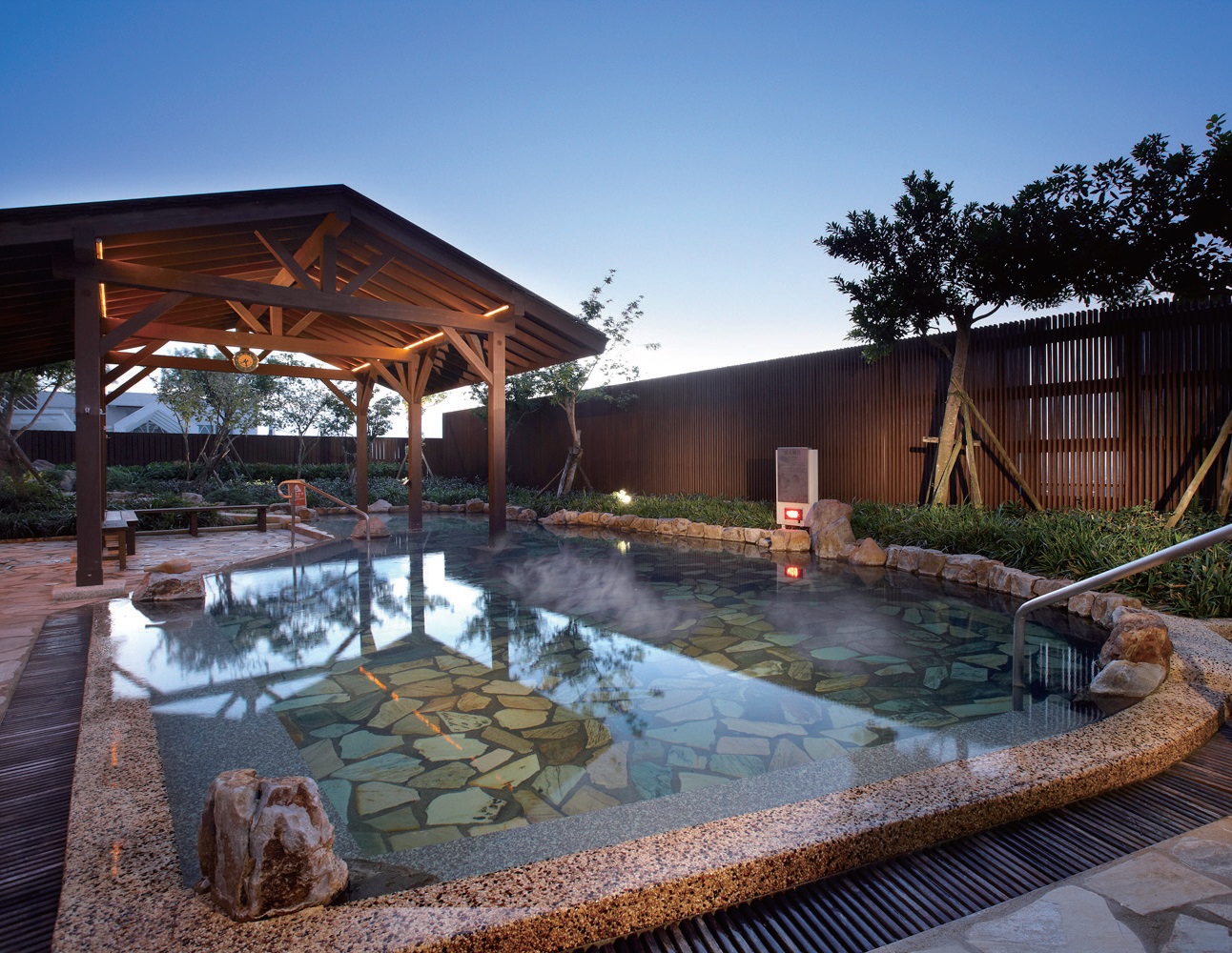 長榮鳳凰酒店(礁溪)(交觀業字第1331號)