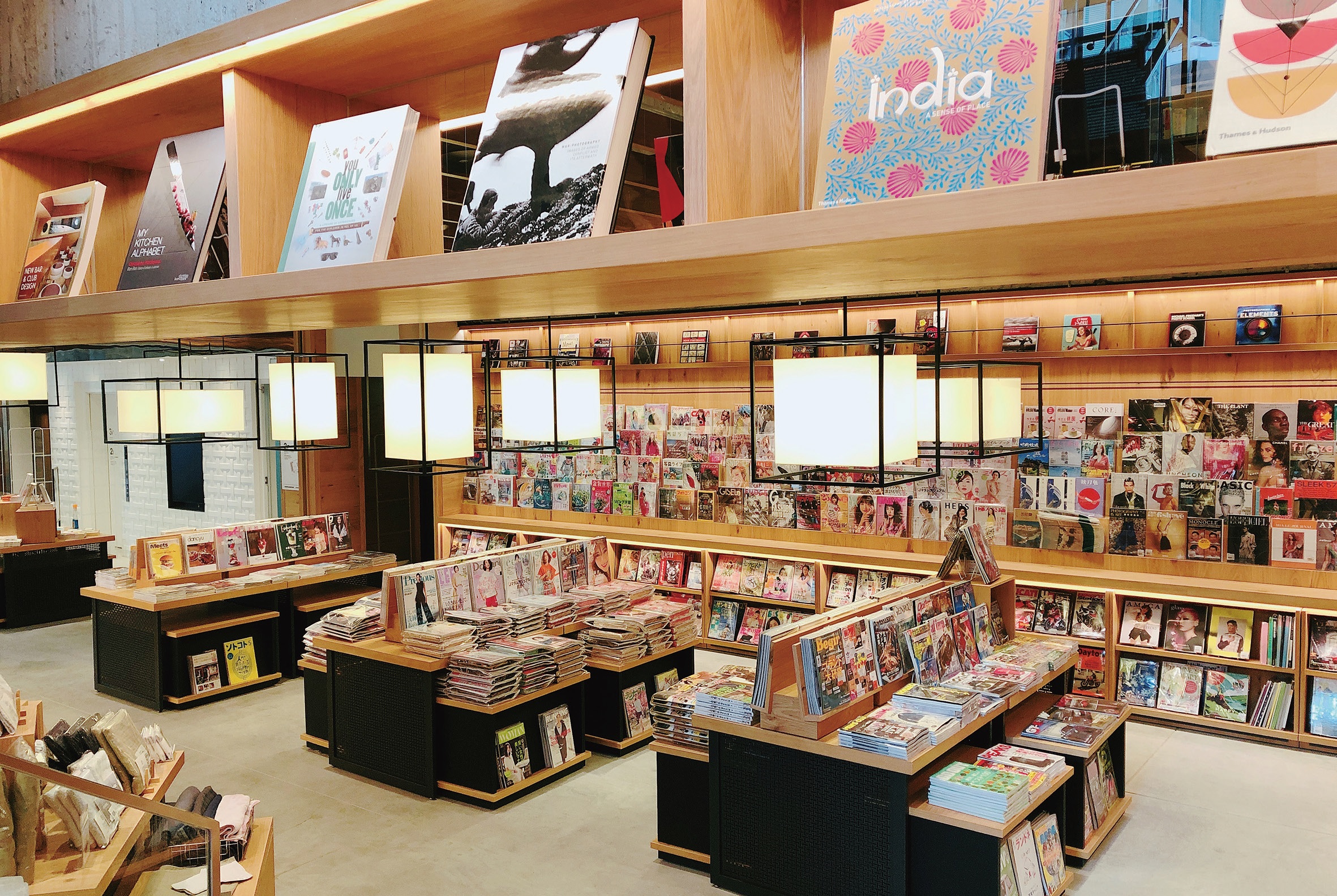 蔦屋書店 tsutaya bookstore (台中市政店)