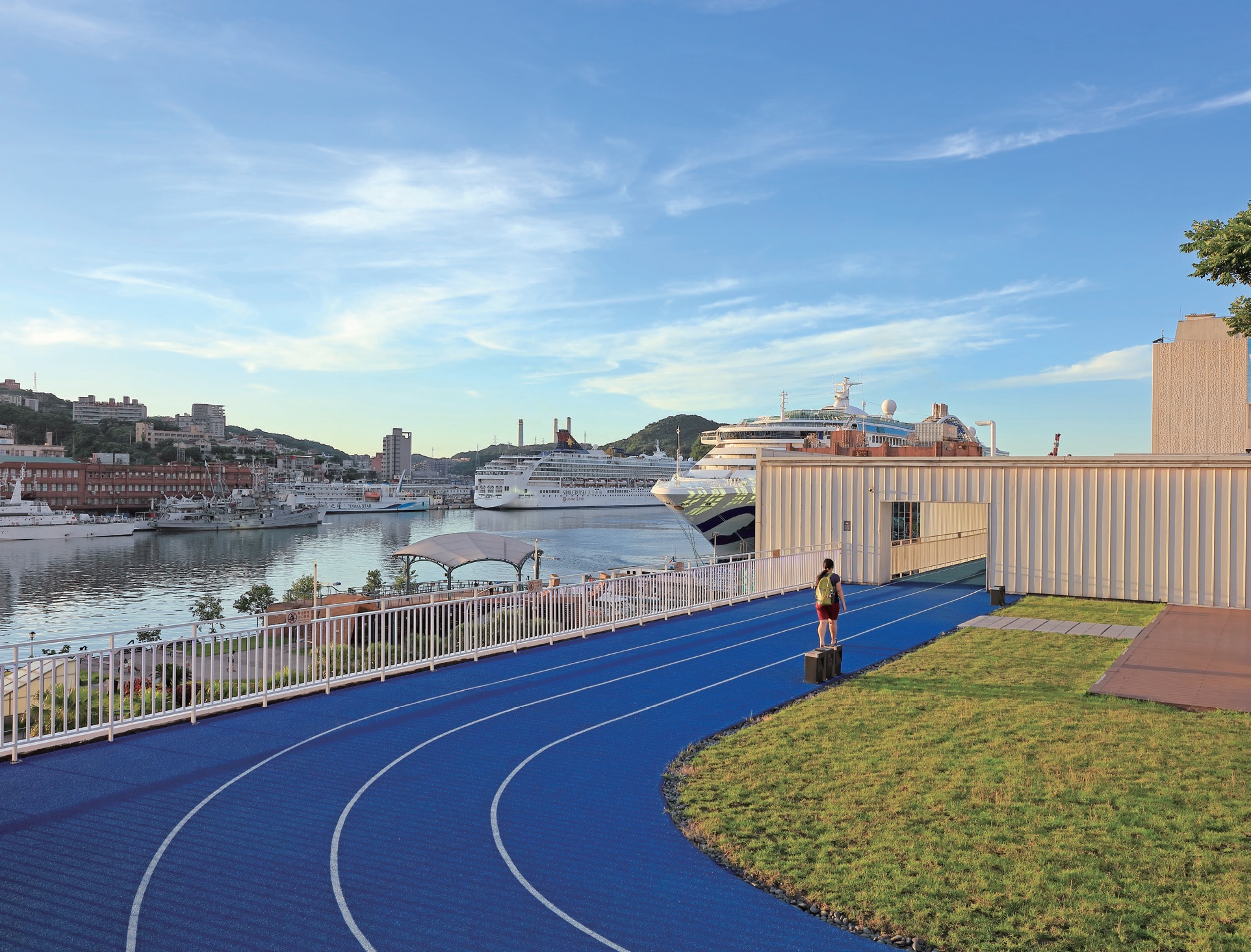 東岸商場空中跑道