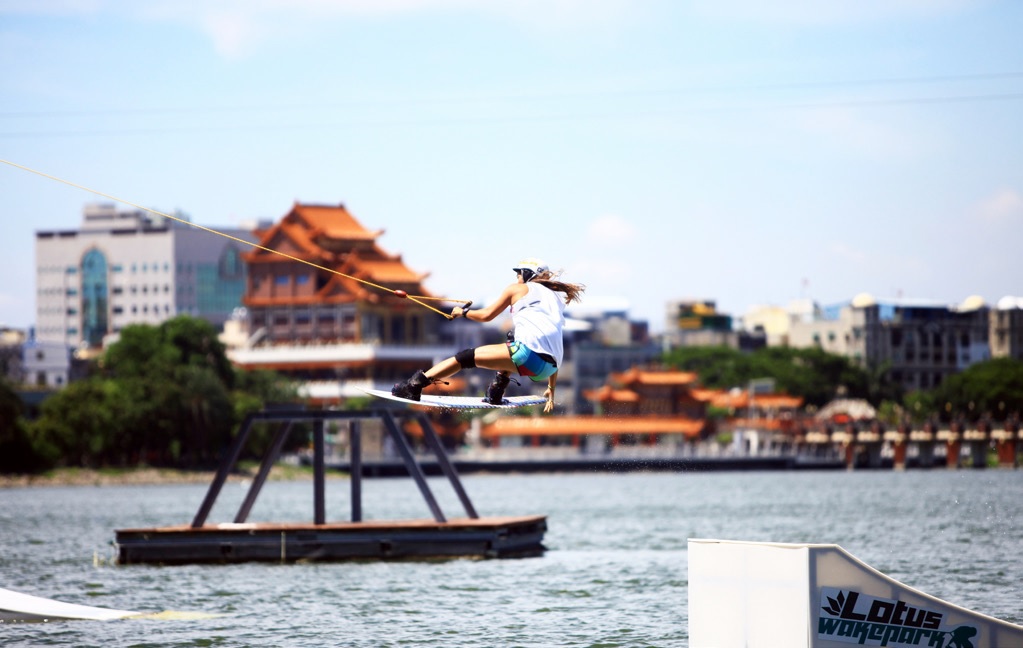 蓮潭滑水主題樂園