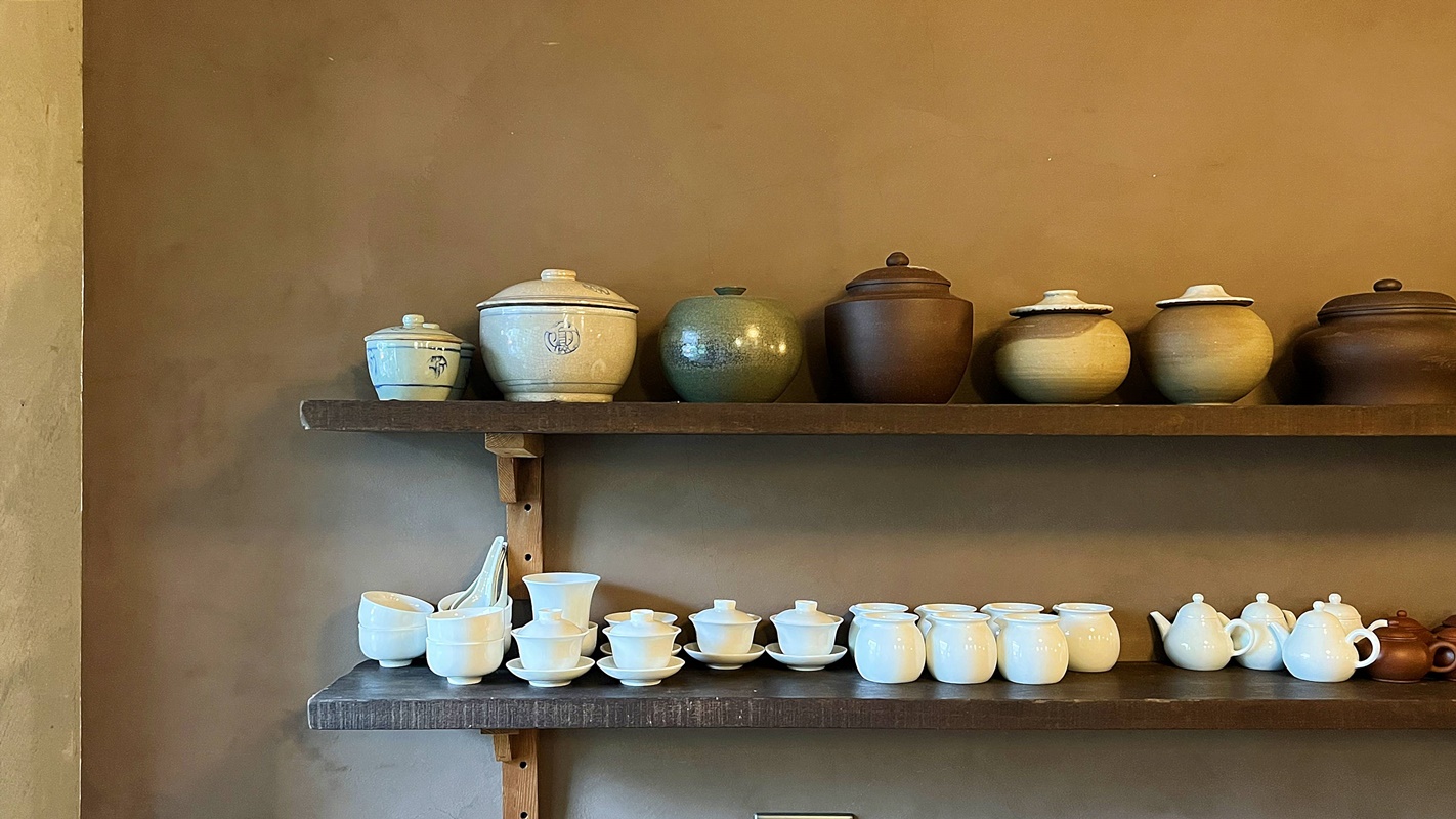大隱隱於市！走進高雄前金二街巷弄內老屋茶室「乙木」，原來大港日常也能隨性浪漫