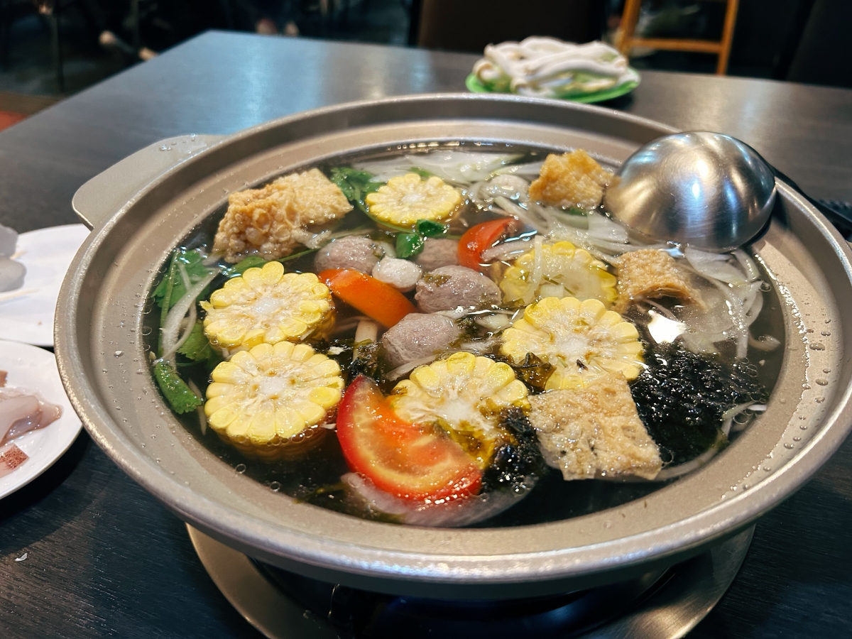 去台南必朝聖！林志玲也愛吃的「三大牛肉火鍋」，用每日現切溫體牛+溫潤湯底收服吃貨的心