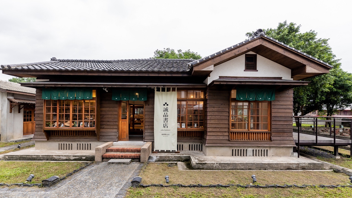 基隆親子旅遊新地標,百年古蹟「基隆要塞司令官邸」變身成「時光繪本書屋」!用親子工作坊與繪本書展等50場藝文活動與孩子享受共讀時光