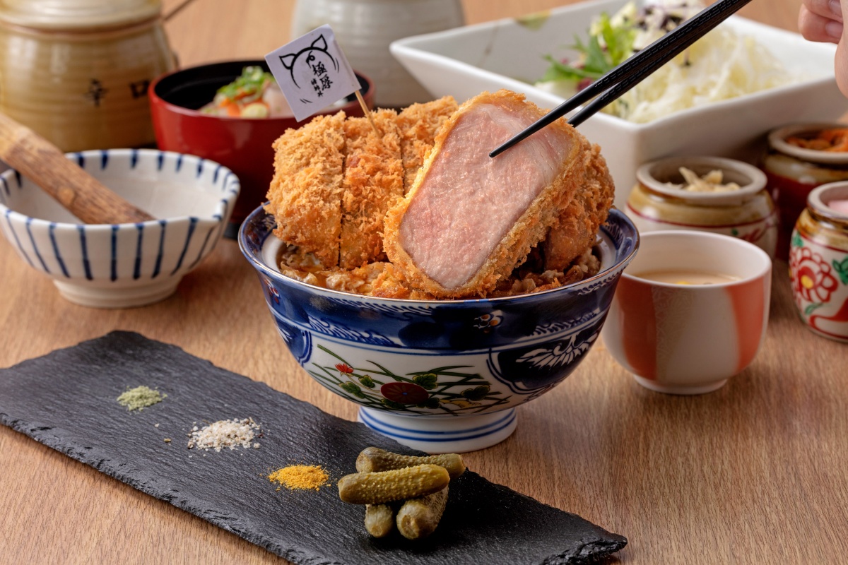 新店裕隆城餐廳推薦！勝政豬排、青春漢堡齊推新菜色，點點心全新「太空風」裝潢必拍照打卡