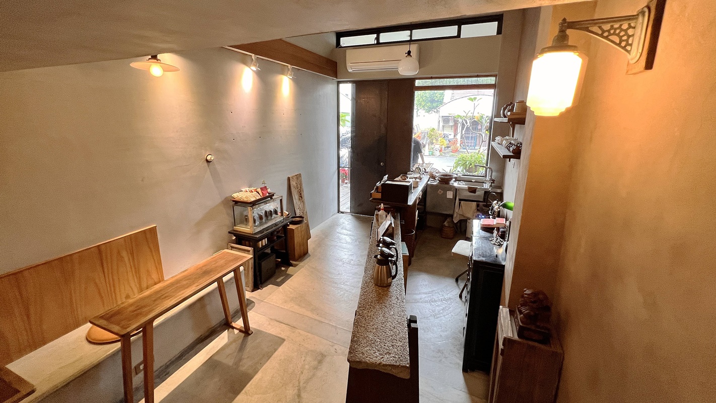 大隱隱於市！走進高雄前金二街巷弄內老屋茶室「乙木」，原來大港日常也能隨性浪漫