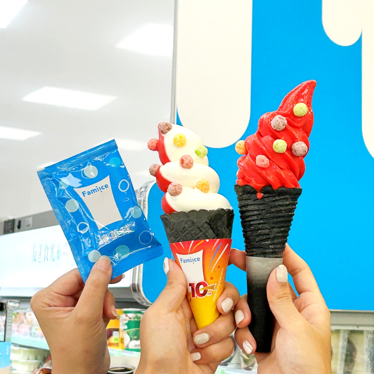 全家開冰店了？超萌「霜淇淋造型店」攜療癒「繽菓聖代」於台中登場，全新莓果霜淇淋同步上市