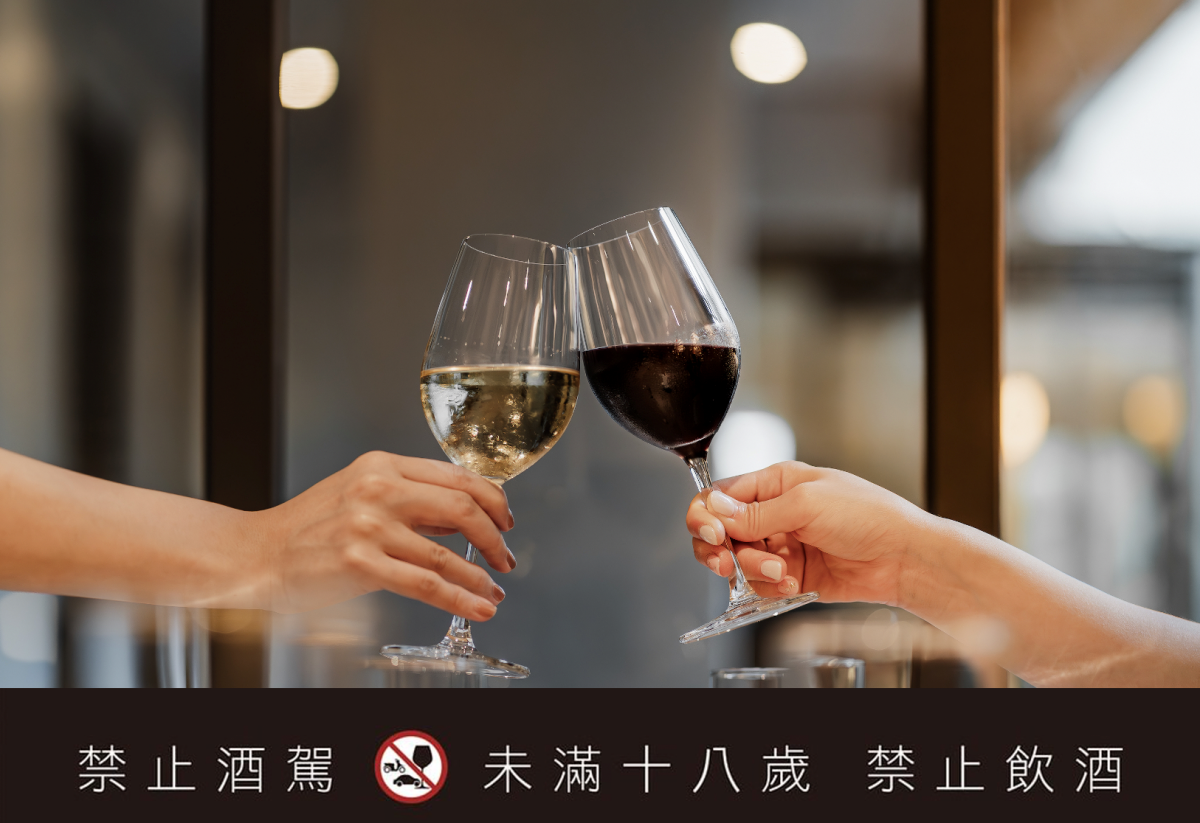 大安區聚餐新選擇！義式餐酒館PAGE IN LAB進駐獨棟空間，用香煎蒜蝦、干貝燉飯滿足吃貨味蕾