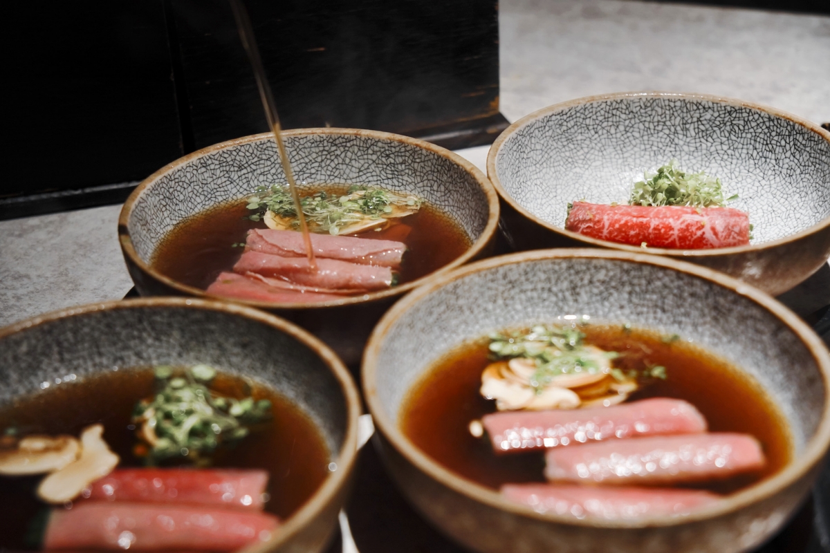 引進日本近江A5和牛入菜！台中一位難求燒肉店「燒肉風間」推奢華和牛新套餐，還有專人桌邊燒烤服務