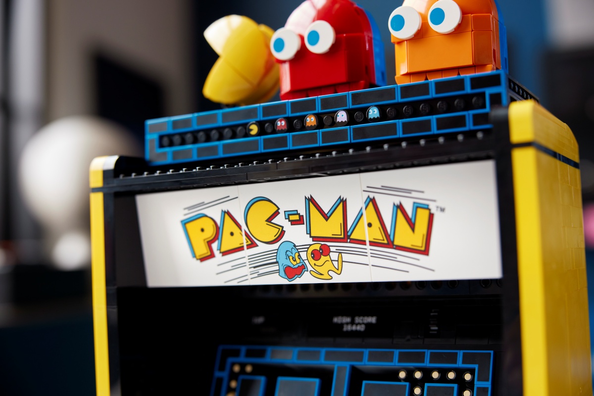 這是回憶殺無誤！樂高LEGO×日本萬代推《PAC-MAN》小精靈積木版遊戲機，帶你重回童年美好時光