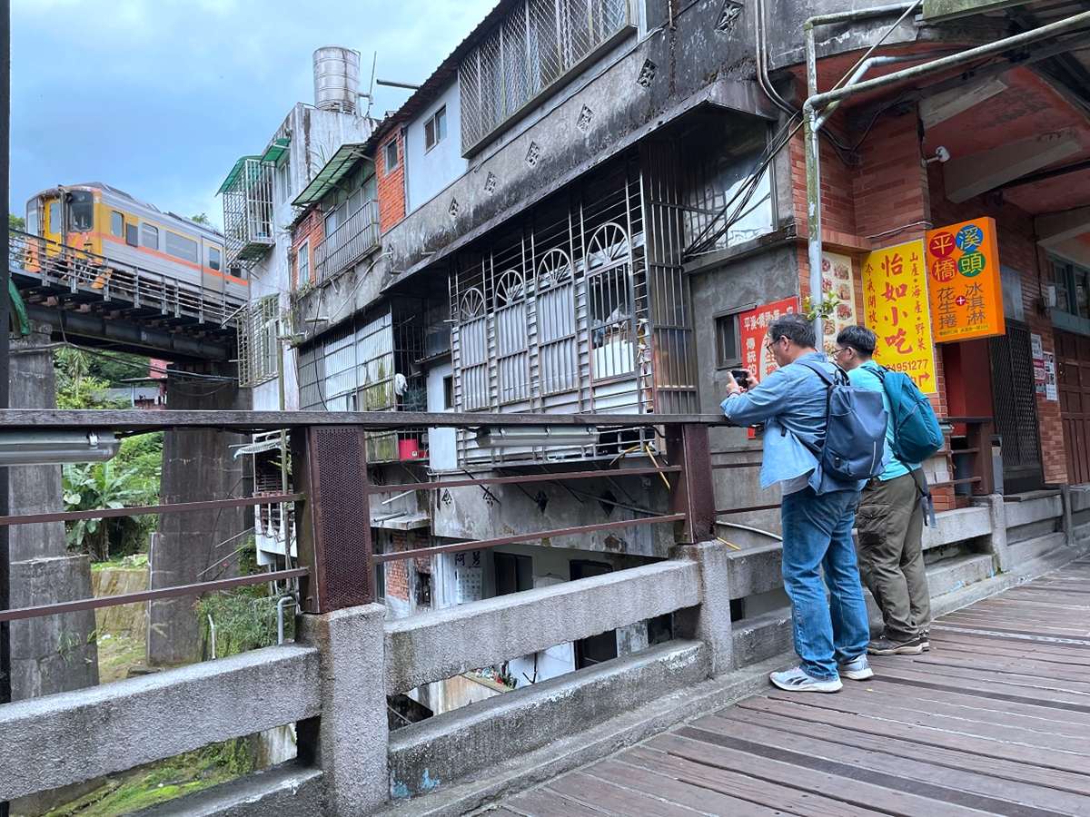 【人物專訪】歐吉桑的浪漫限定！公視偕金鐘主持人兼作家王浩一與劉克襄，再續《浩克慢遊》，將大叔的旅行化為詩