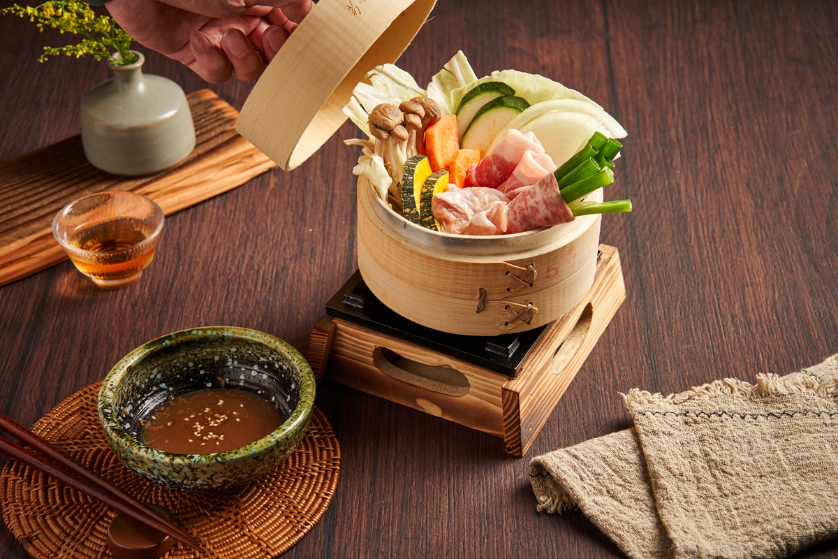 東區「上吉燒肉」強勢推隱藏版老饕菜單！桌邊代烤+少油煙特色，營造日式燒烤質感
