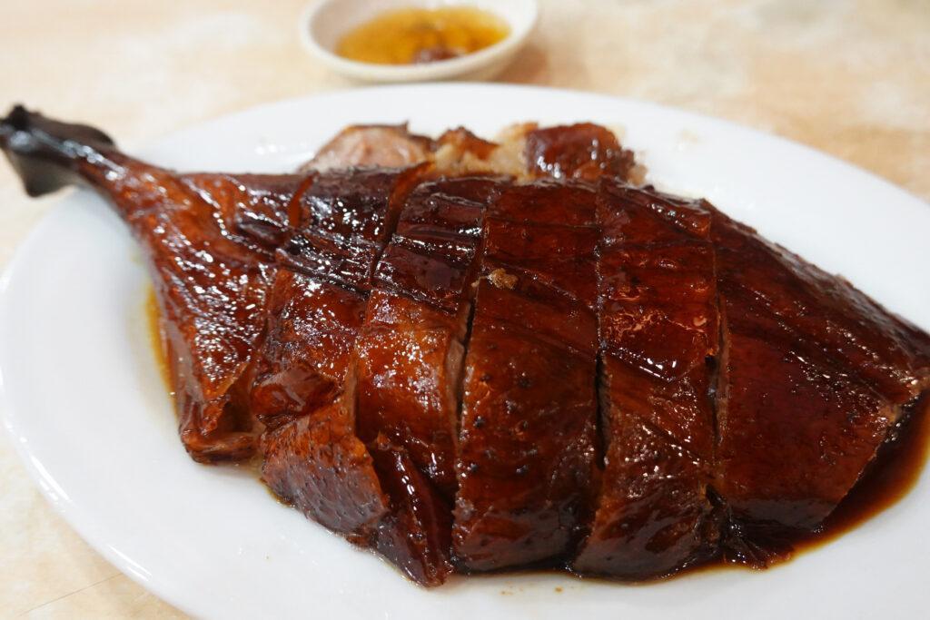 香港陸羽茶室品嘗經典港式早餐 西貢搭船出海體驗橋咀洲與鹽田梓 米其林一樂燒鵝結尾