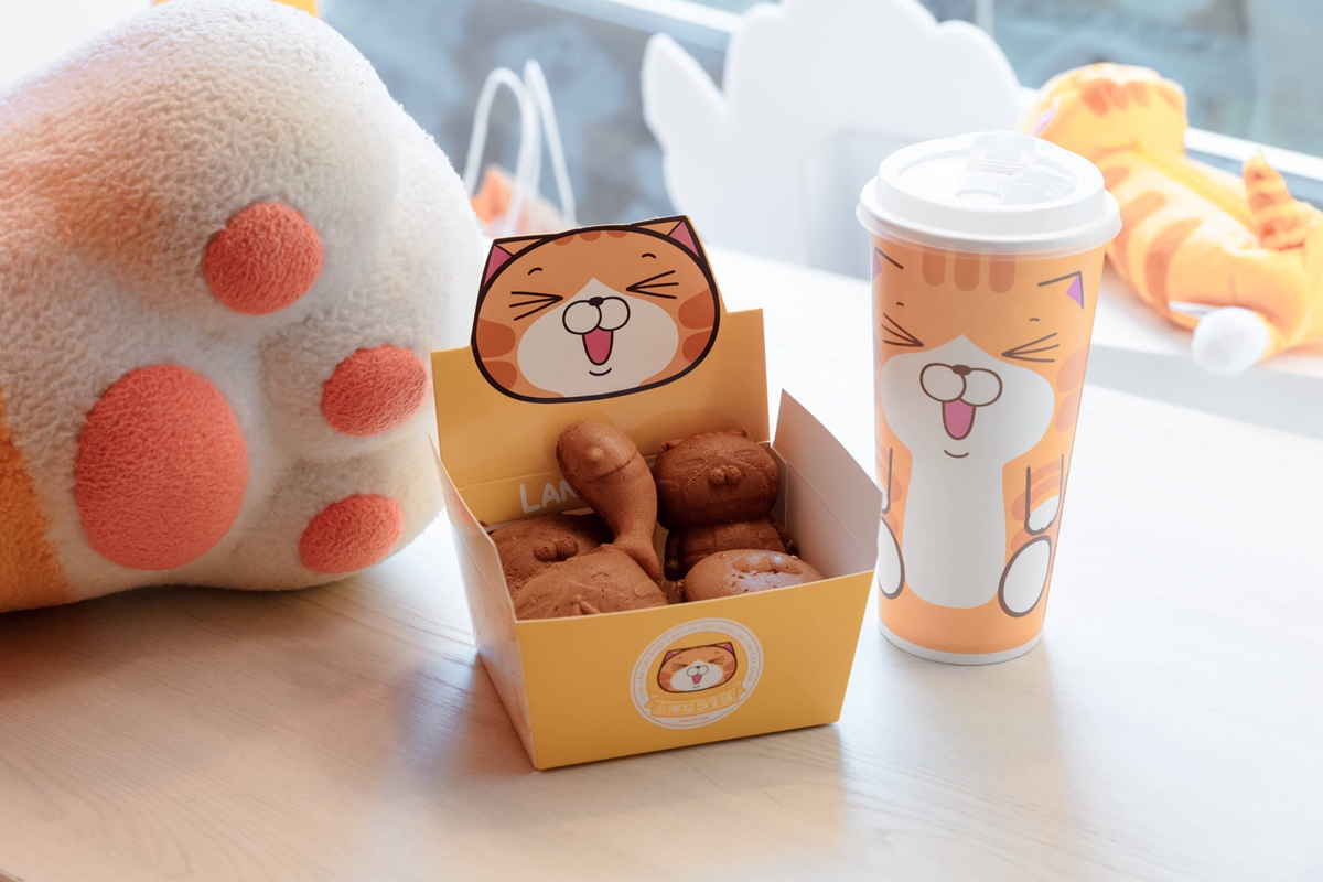 板橋出現白爛貓實體店！集結300多項周邊商品，連櫥櫃都是貓型輪廓