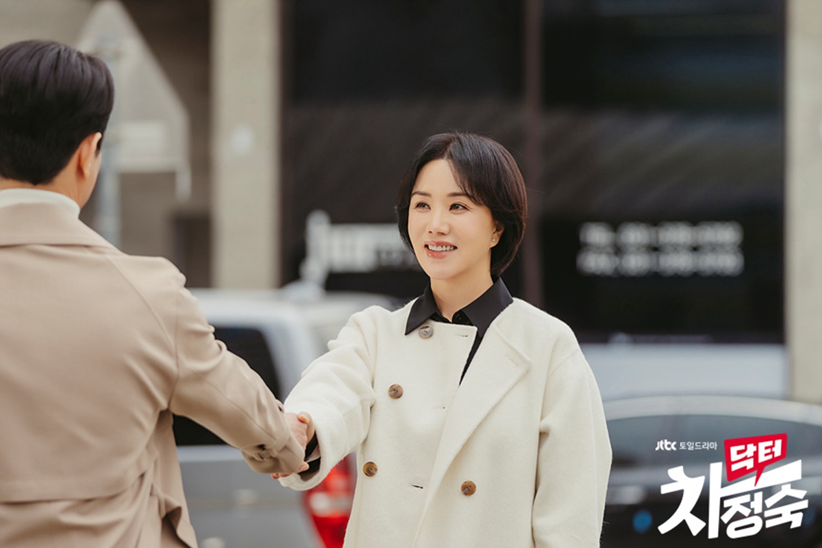 為什麼韓劇《車貞淑醫生》這麼熱播？嚴正化明確詮釋女性重拾自主的過程與豁達