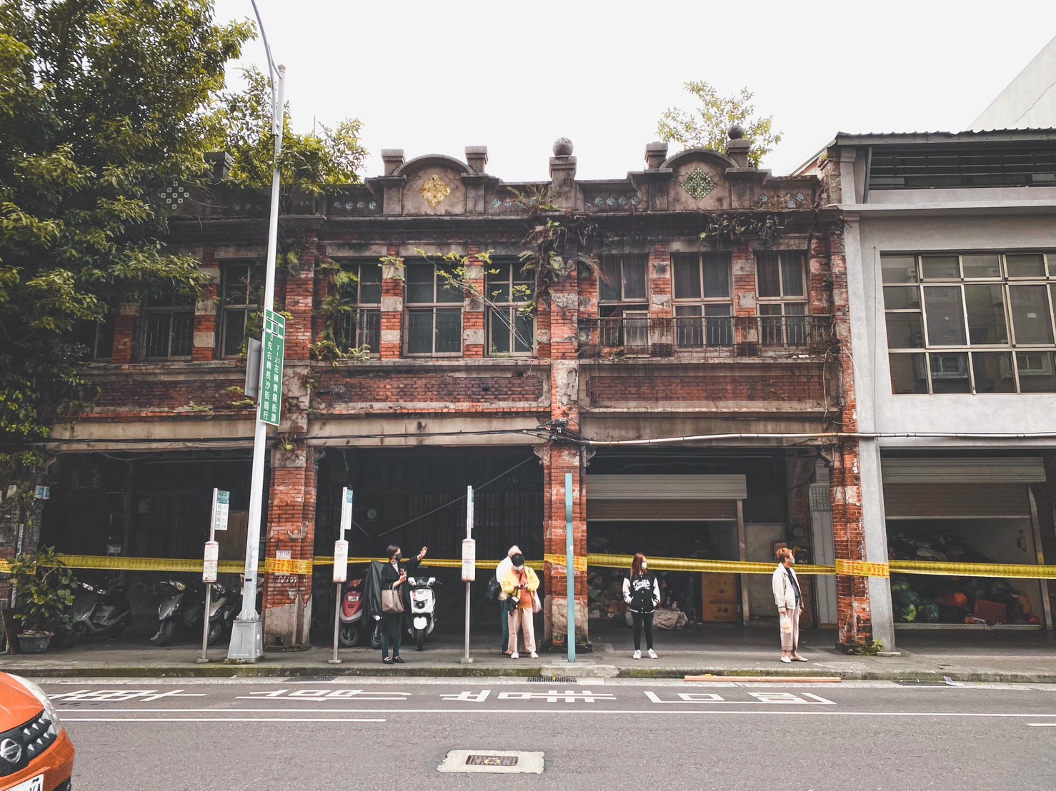 【走讀台北】到台北萬華造訪逝去的地景：林耀堂故居「康定路四連棟」