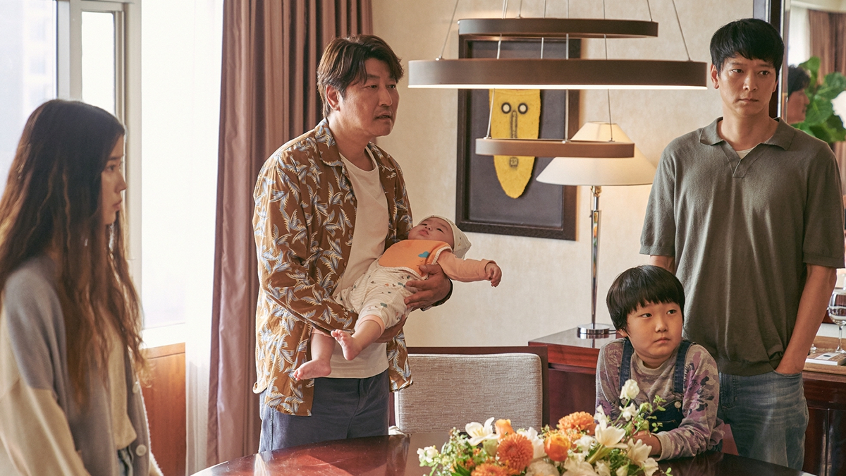 過年耍廢3部韓國電影必看推薦：Disney+初新春片單，《樂透大作戰》、《嬰兒轉運站》、《機密同盟2》新上架