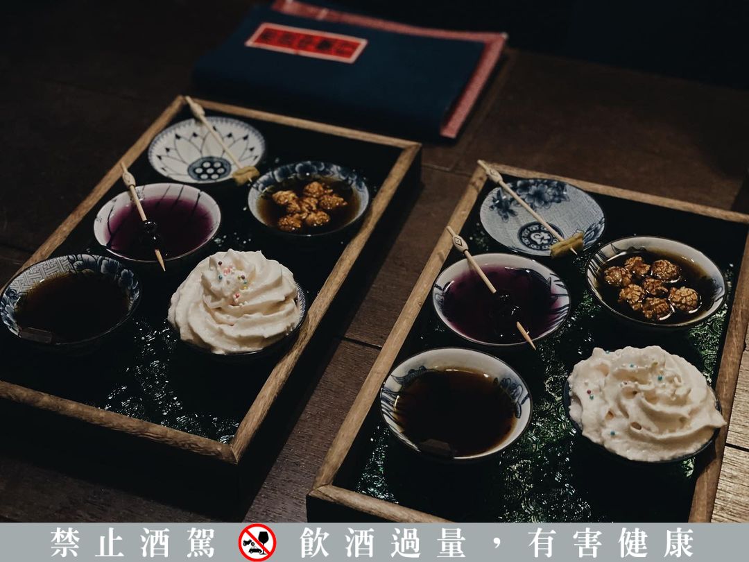 台南老宅酒吧推薦！「蘿拉冷飲店」滿滿黑膠收藏、「赤崁中藥行」讓你酒到病除、來場穿越時空的微醺旅行！