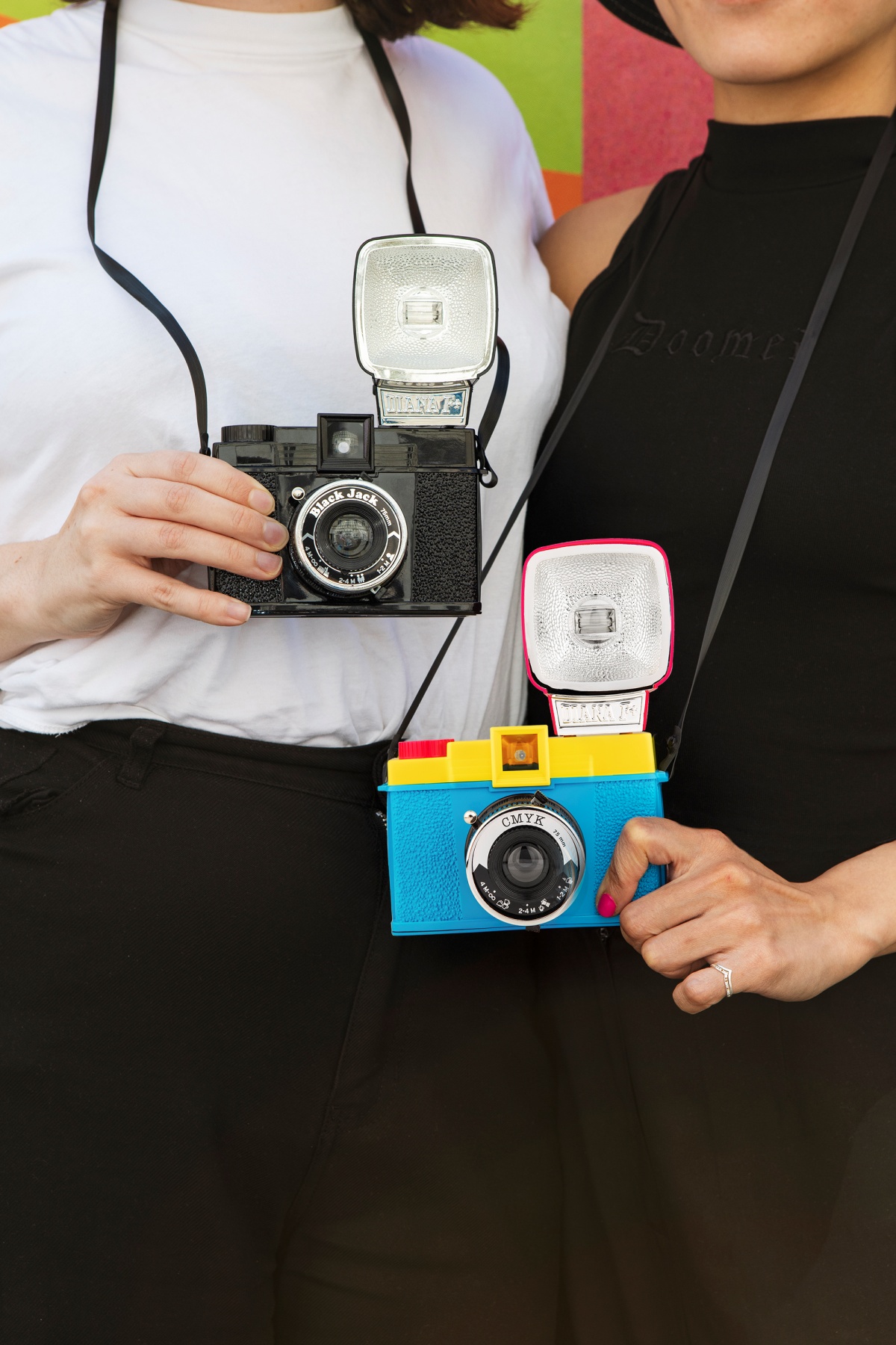 最經典的LOMO相機回來了！Lomography Diana F+120相機「CMYK」、「Black Jack」 版本強勢回歸