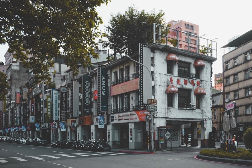【走讀台北】中正區博愛路的街屋群像：一覽老台北「京町」地區之美