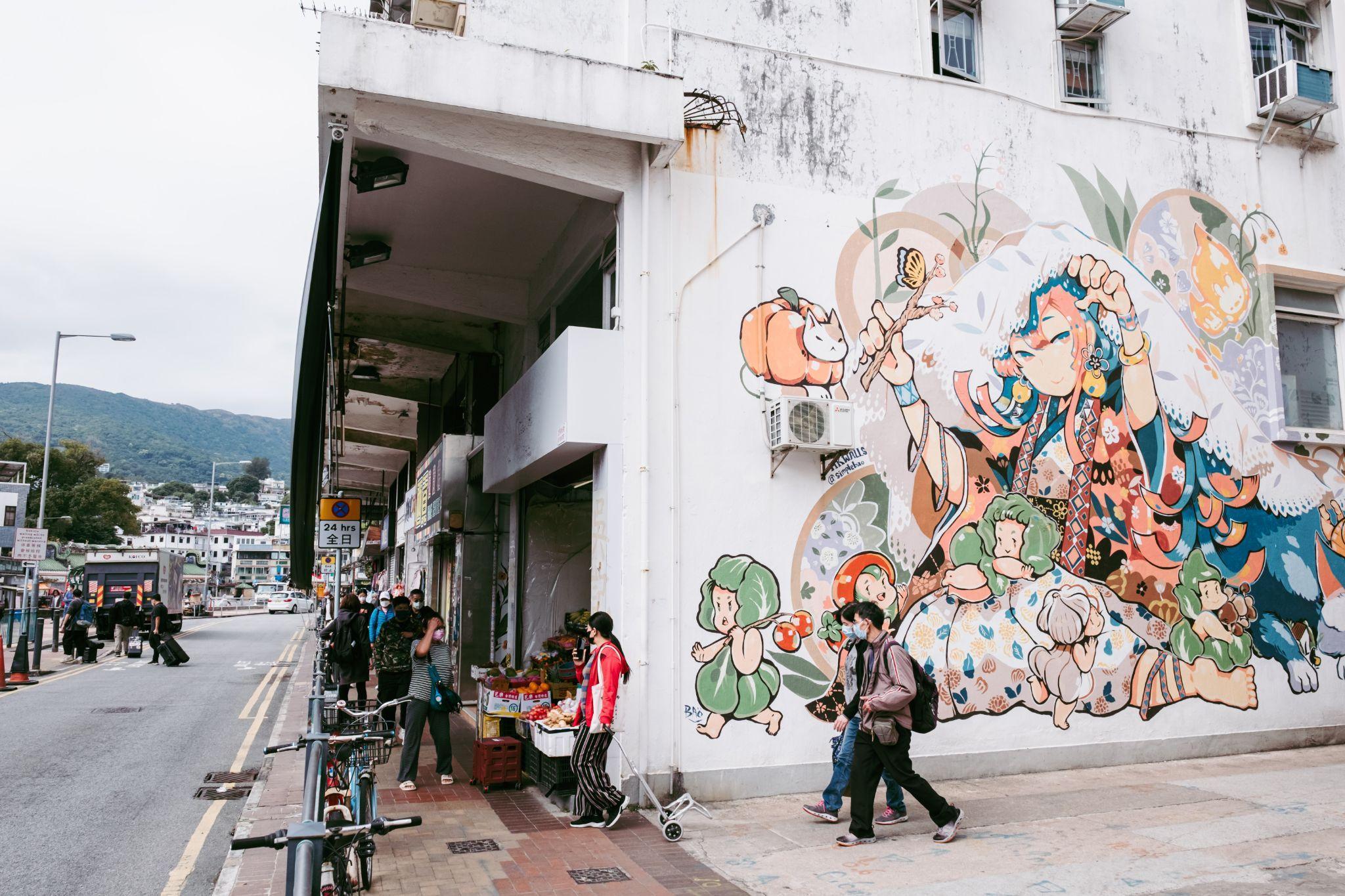 香港街頭藝術節HKwalls畫入西貢街區，藝術家巨幅壁畫到巷弄間的文青小店