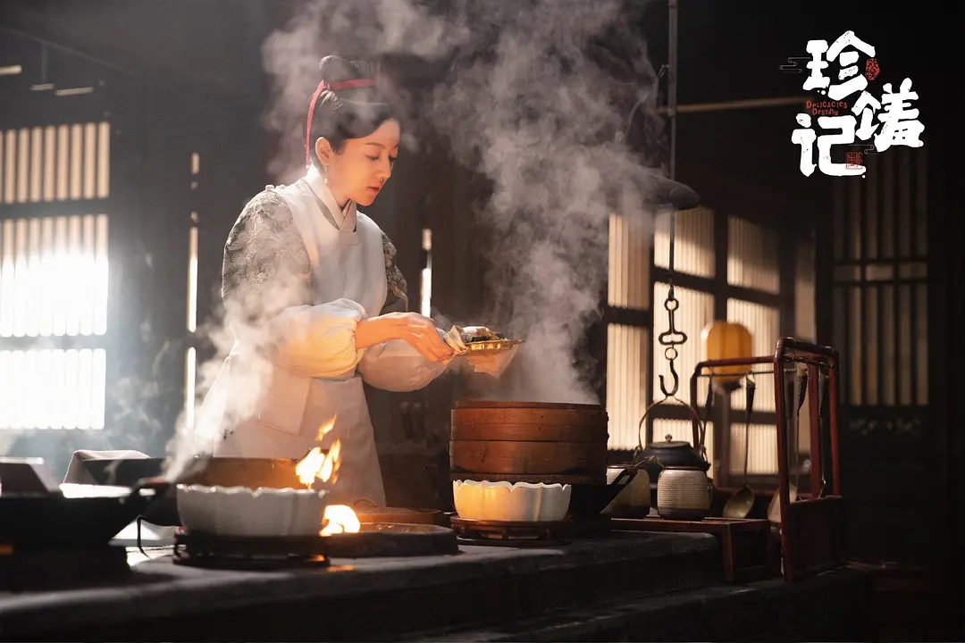 2022吃播必看《珍饈記》！百大宴席、各種豪邁吃法近拍，加上浪漫愛情故事堆疊，這部陸劇看了會胖