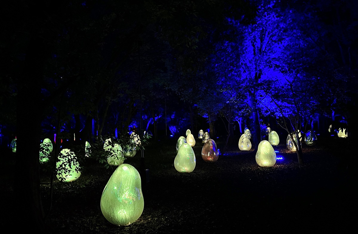 夜晚限定！前進大阪南區的沉浸式藝術展覽：大阪長居植物園夜間常設展 teamLab Botanical Garden Osaka