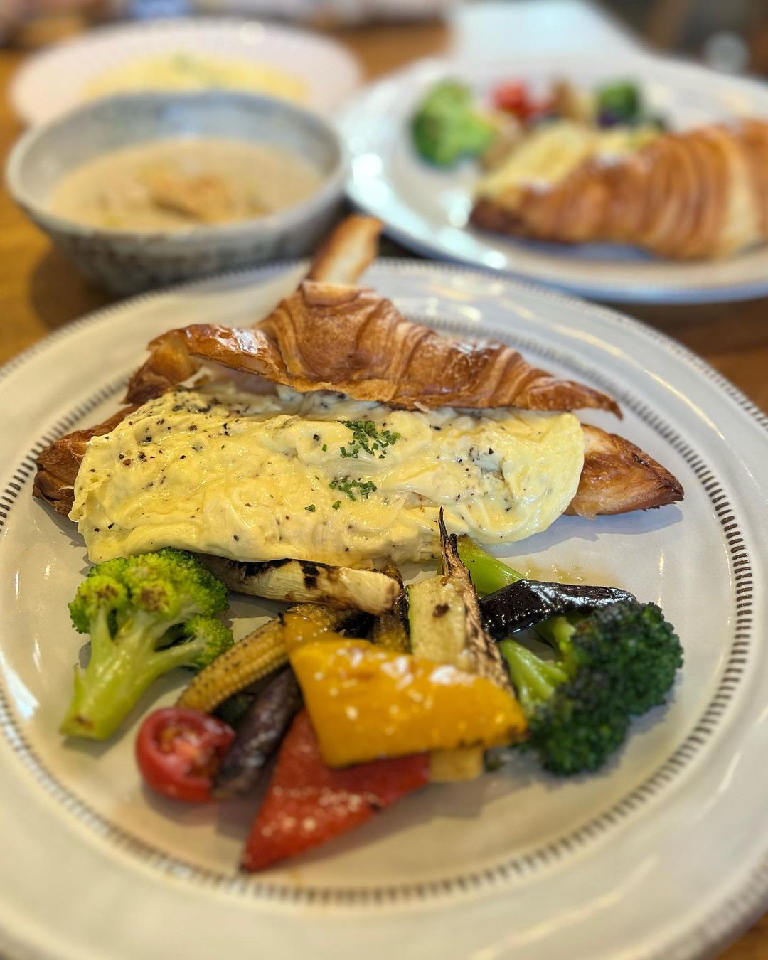 悠閒到南台灣度假！恆春墾丁早午餐推薦：高顏質飯糰套餐「麋谷」、南部必吃經典鍋燒麵「木可晨食」