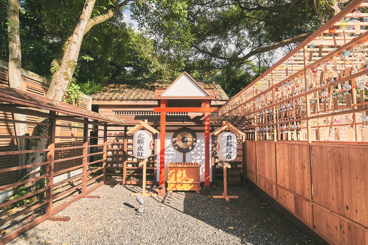 不用飛日本，在台灣也能體驗正宗日本新年味：桃園神社用敲鐘108響迎接2023年
