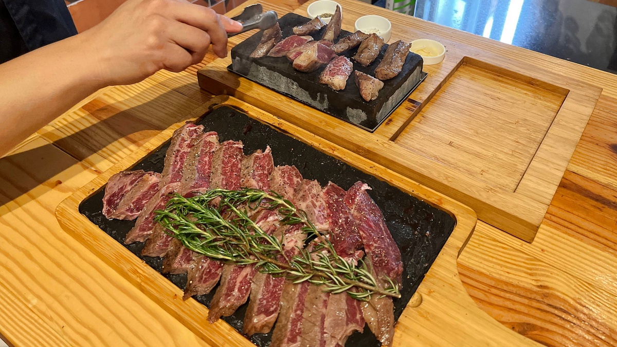 走入暖心精緻的金門老屋，隱身金沙村的私廚餐酒館、東沙村的甜點咖啡廳及瓊林聚落的風格民宿