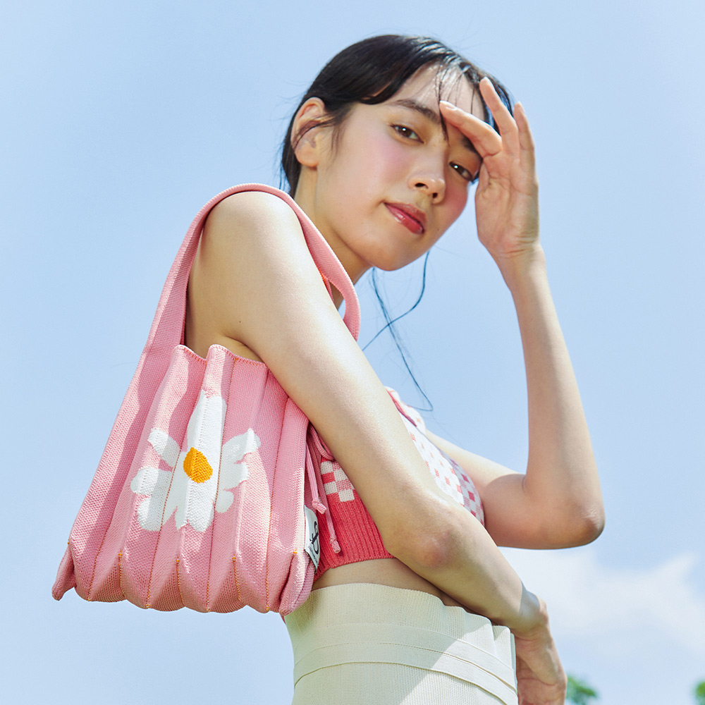 包包也要換季！夏季必備「清爽系」小眾包款總整理，讓雪糕撞色包、彩色編織包為春夏穿搭增添亮點