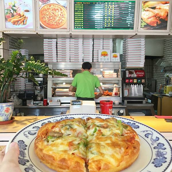 比薩客 Pisà Kè ｜宜蘭版蘇阿姨，在地人也大推的 30 年老字號 Pizza 店！