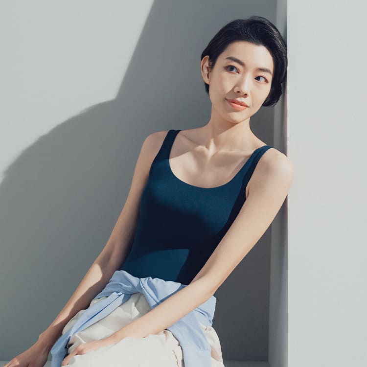 夏季穿搭必備！2023「涼感衣」推薦：UNIQLO涼感T恤、One Boy防曬外套讓你穿得又涼又有型