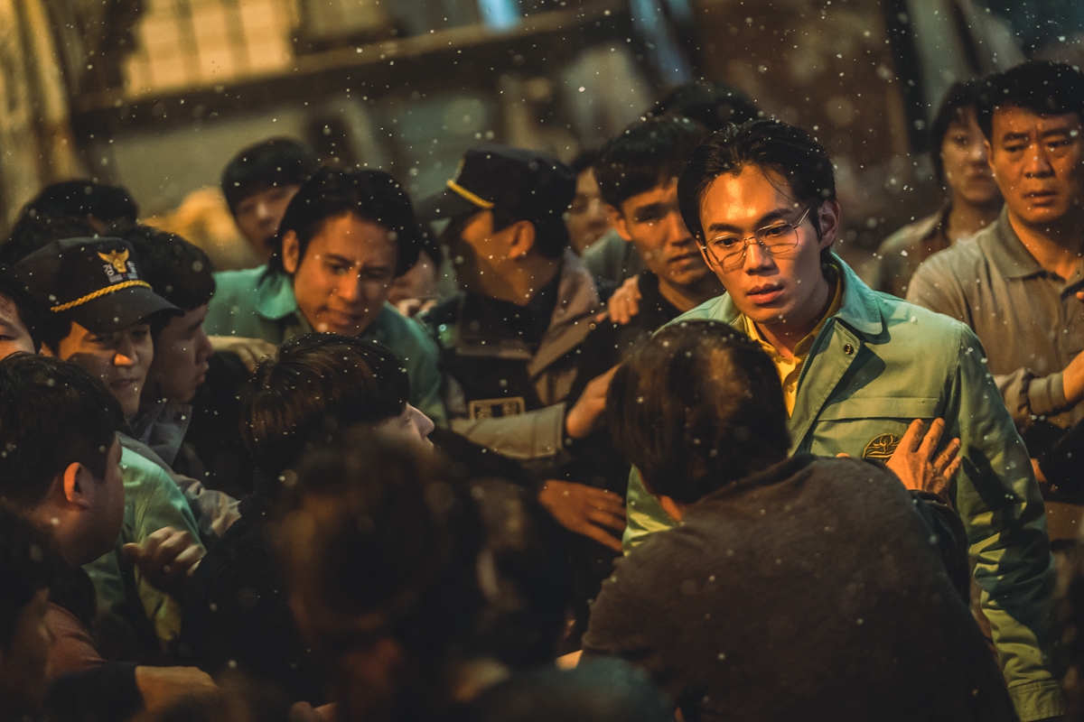 荒唐到咋舌！Netflix紀錄片《以神之名：信仰的背叛》揭露邪教斂財、誘姦的醜陋洗腦手法