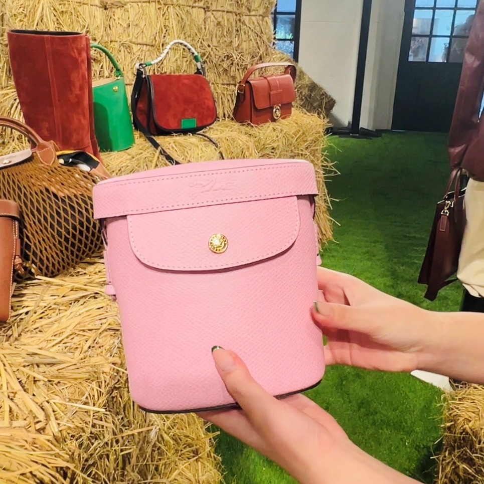 Longchamp 2023秋冬系列登場！以大膽亮色調扭轉秋冬色系印象，6大必買重點包款推薦