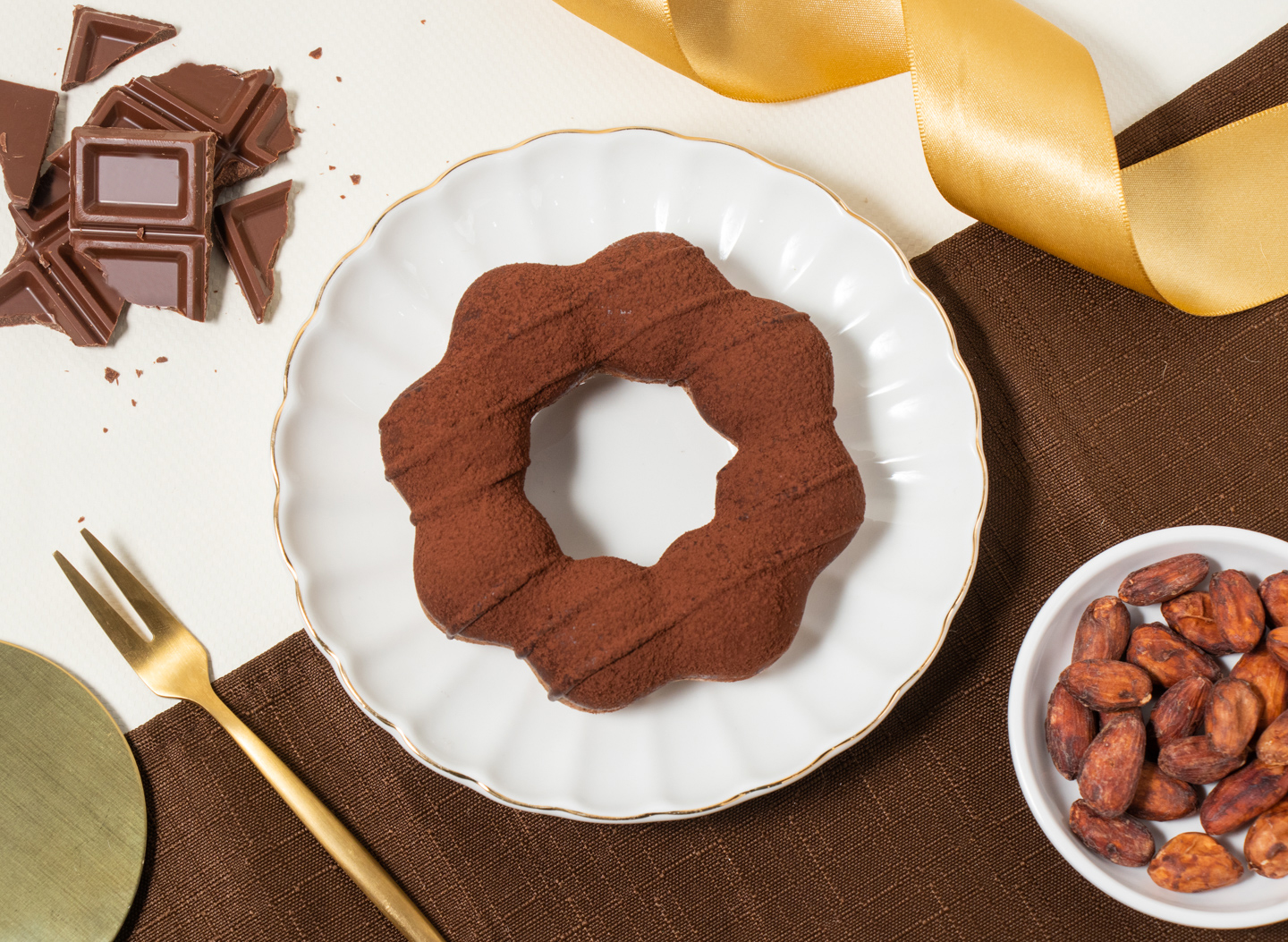 把減肥放一邊！Mister Donut聯手GODIVA推巧克力甜甜圈，還有爆餡布朗尼搶佔甜點迷的目光