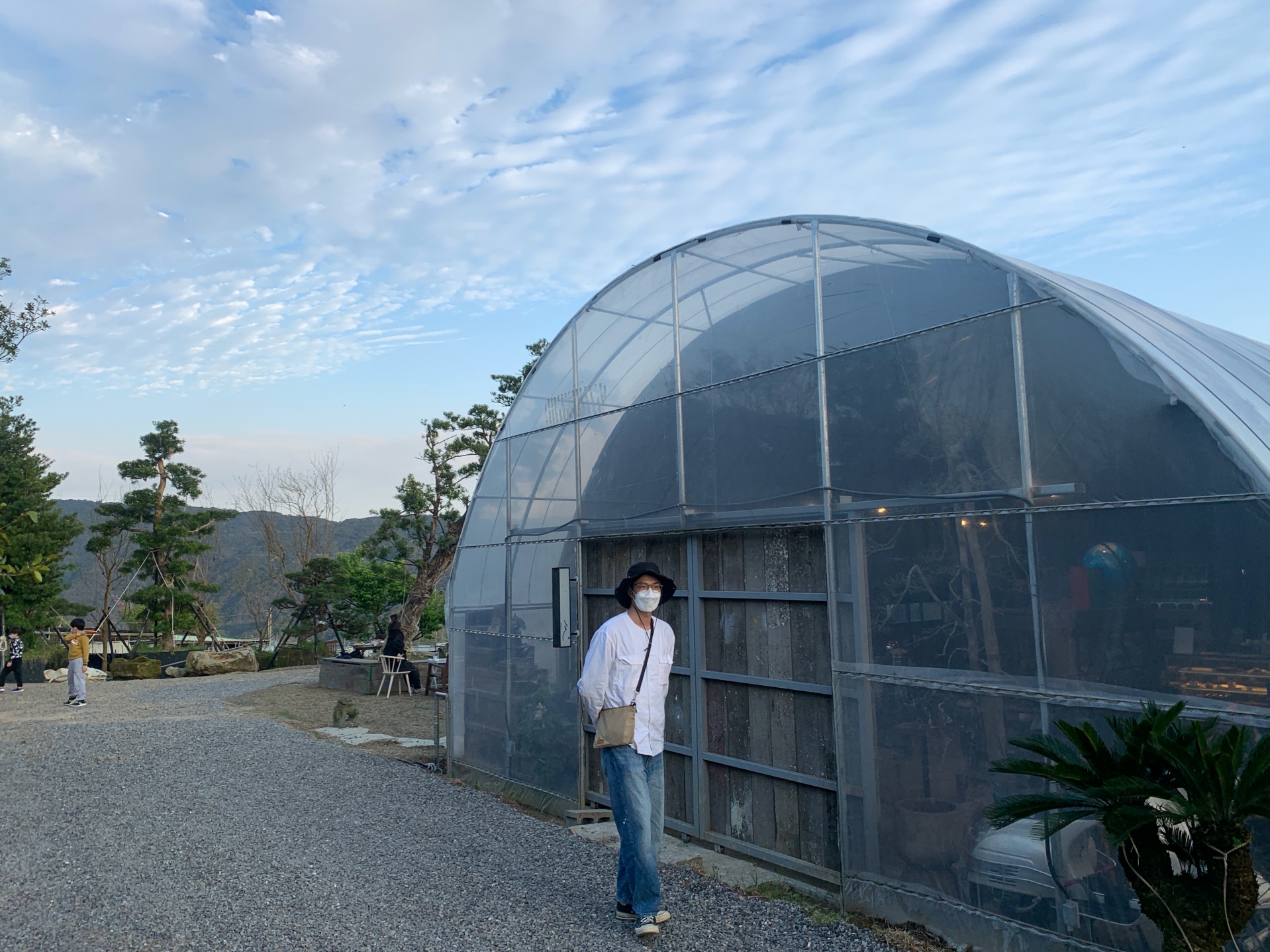 陽明山絕美秘境溫室咖啡廳「Merci裏山」，細節滿滿、古物、植栽看到飽，簡直一秒到日本！