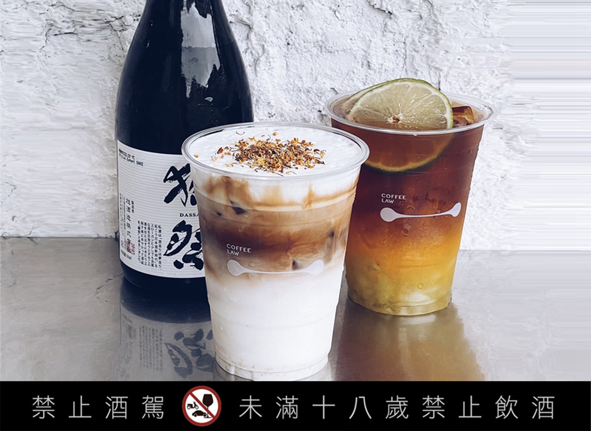 台北東區轉角遇見招財貓？COFFEE LAW x ARTIFACTS用秋日限定招財貓櫥窗迎接日本迎福祭