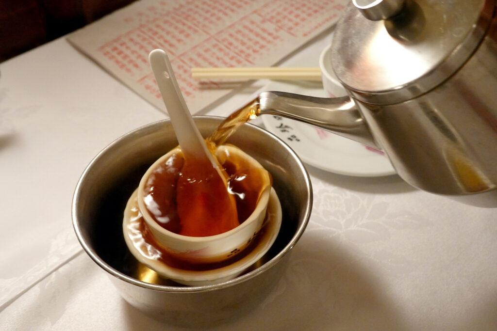 香港陸羽茶室品嘗經典港式早餐 西貢搭船出海體驗橋咀洲與鹽田梓 米其林一樂燒鵝結尾