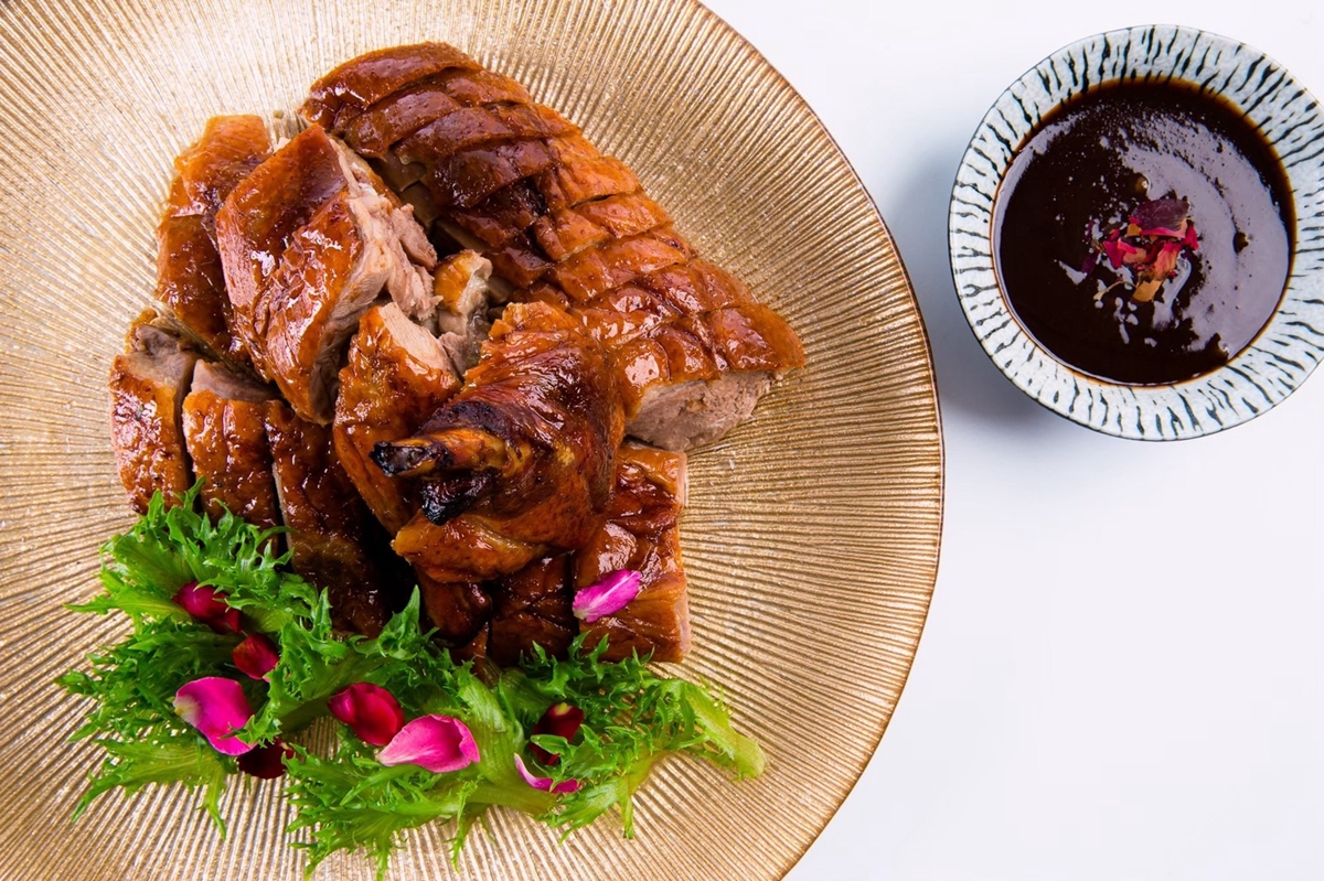 疫情高原期到來，不敢隨意在餐廳用餐？外帶餐食推陳出新，從輕食、粵菜、戰斧豬排，甚至是調酒也能外帶回家豪邁開吃！