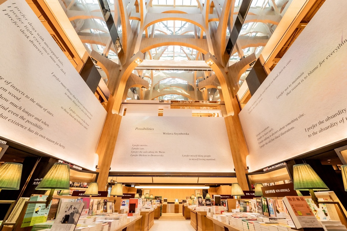 亞洲最大「誠品生活」就在新店裕隆城！6處必拍裝置藝術、4項書店逛店特色總整理