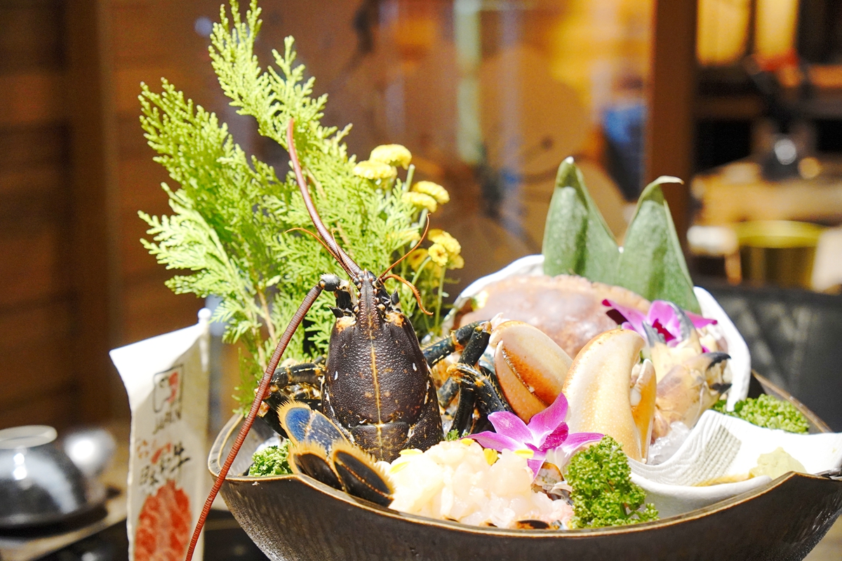 冬天吃鍋不能錯過他！台北東區「養心殿精緻鍋物」四湯底、生鮮龍蝦與日本A5和牛，10周年慶還有加購特餐