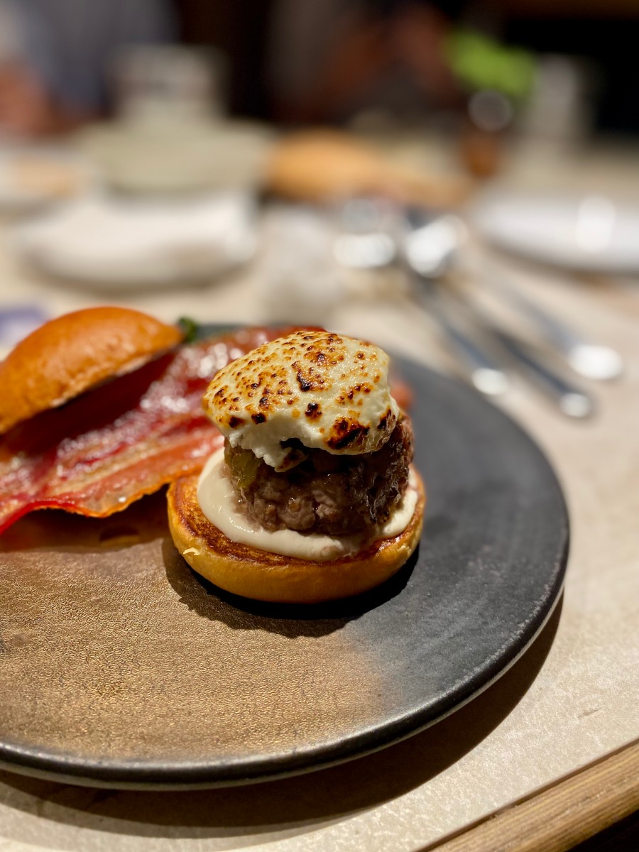 台北美式牛排館「AJ grill」新開幕！主廚Adam師承A CUT、鄧有癸，主打乾式熟成牛排