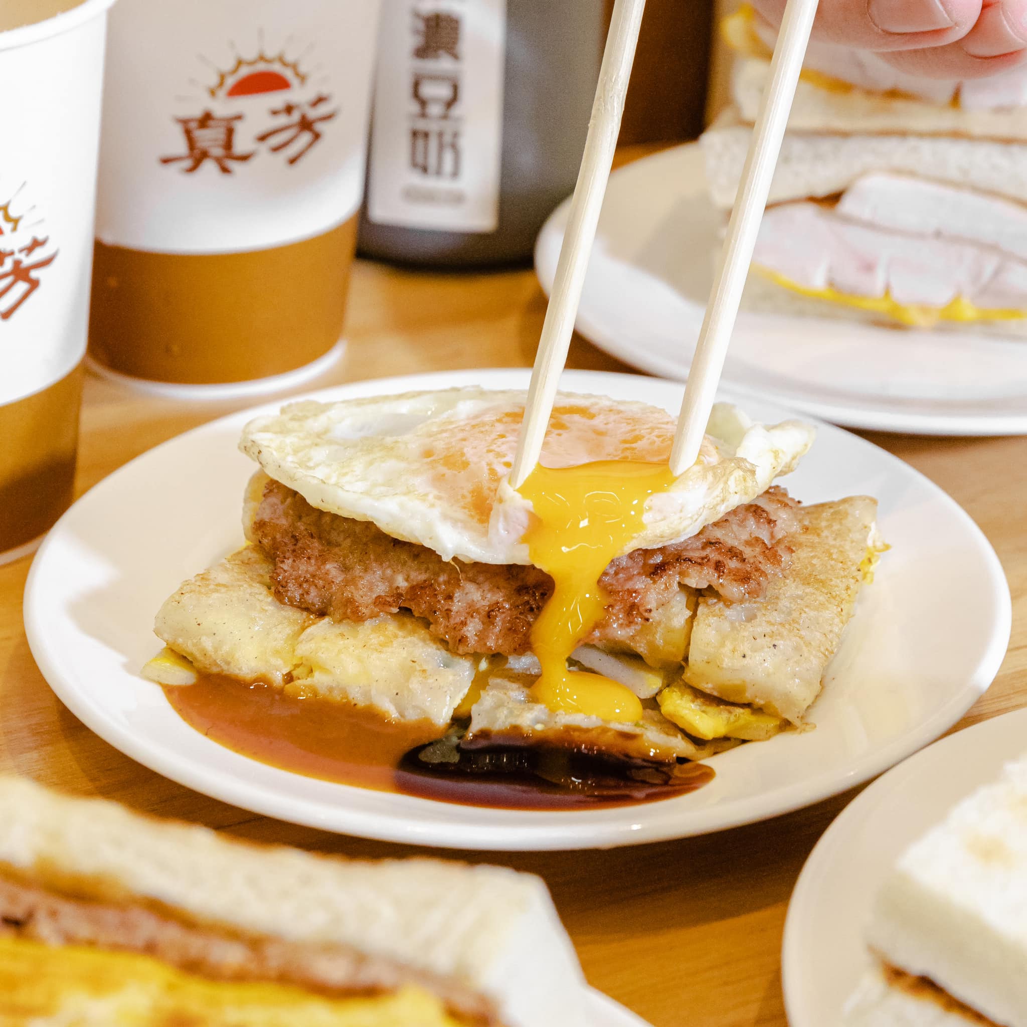 他賣的不只是早餐！真芳碳烤吐司主理人張文哲：「我想做屬於台灣人的『咖啡店』。」