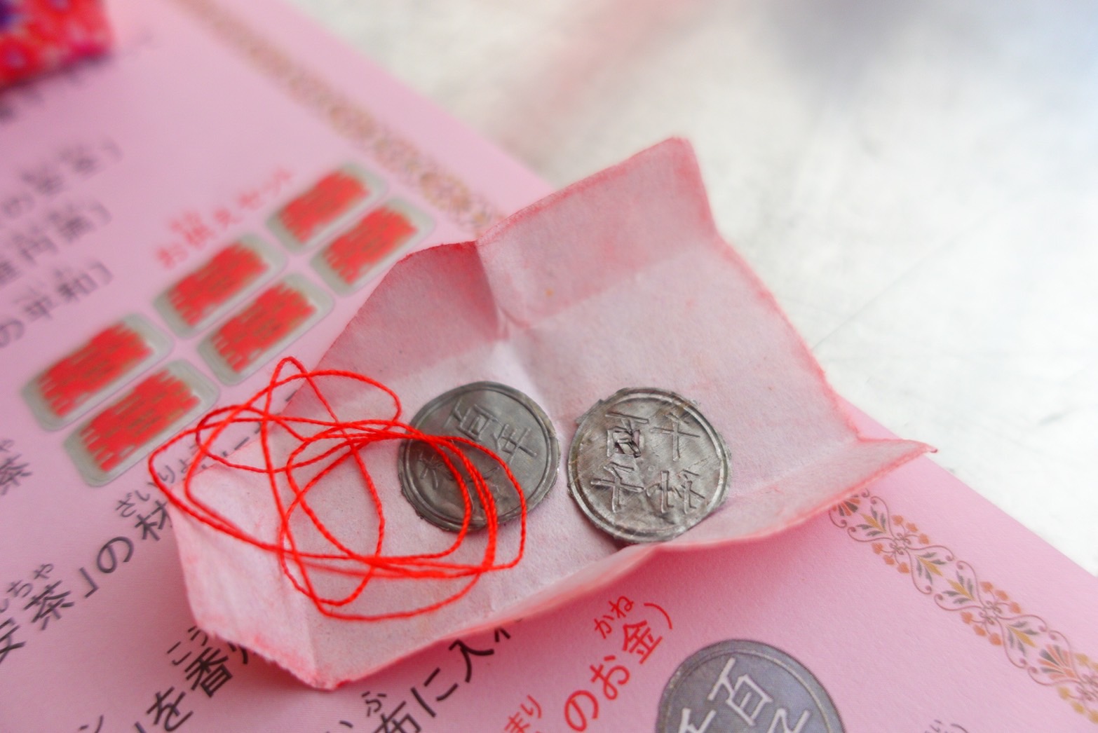 脫單拜月老！專訪迪化街台北霞海城隍廟，原來「平安茶不能吹」是以訛傳訛的謠言禁忌