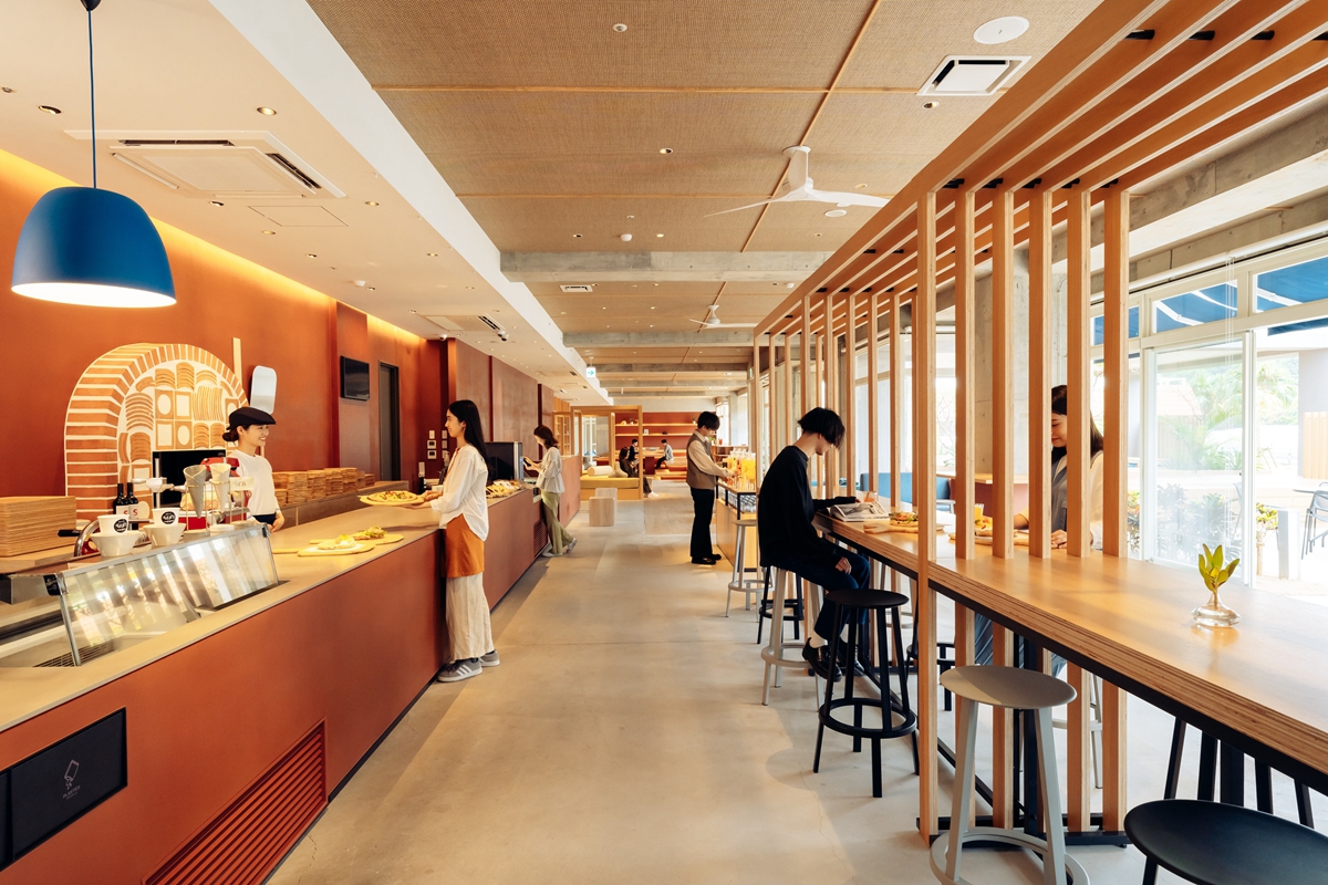 入住沖繩無邊際泳池旅店玩翻天！星野集團旗下青旅品牌BEB前進沖繩瀨良垣7月開幕