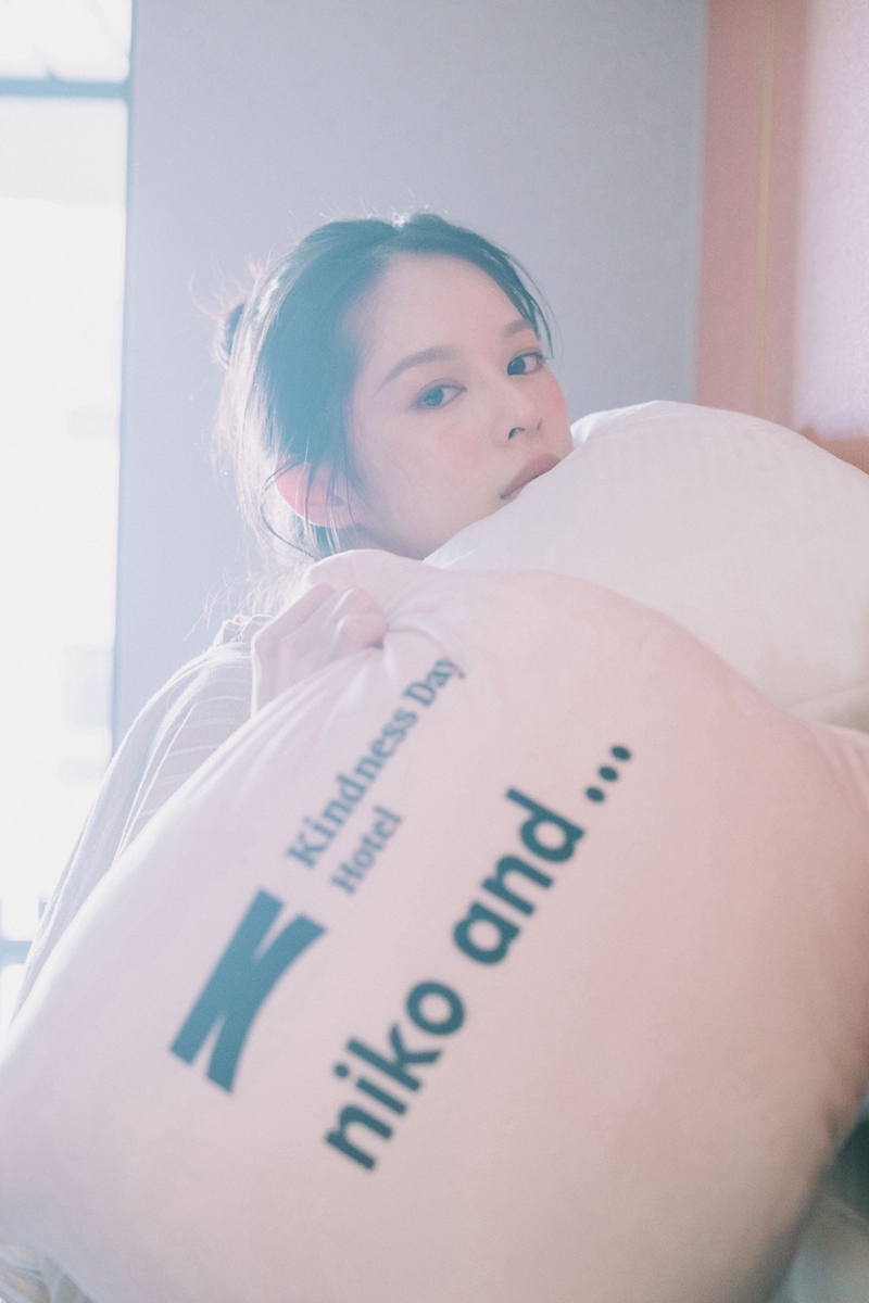 日系文青雜貨品牌niko and...與台南康橋慢旅攜手推出周邊商品！超可愛QQ抱枕必收